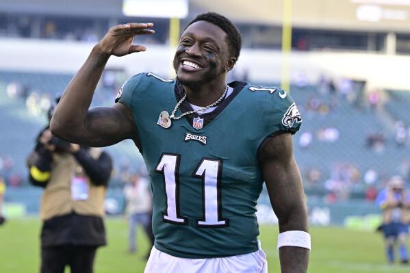Eagles head into short week standing as lone unbeaten at 7 0 AP News
